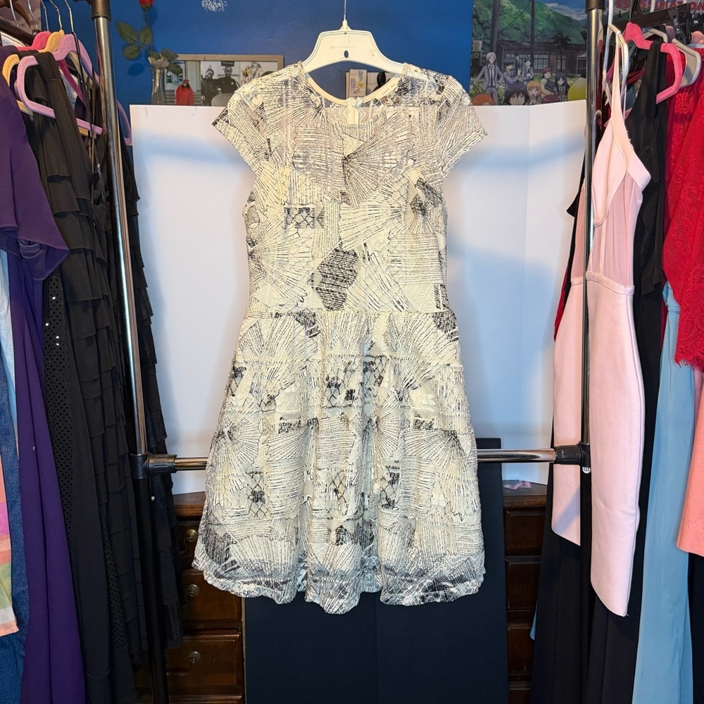 Just Me size L Cream and Black Lace Floral Pattern Mini Dress